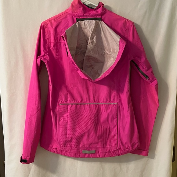 Hot Pink Woman’s Performance Bicycle Windbreaker/Rain Jacket. Size S - Picture 12 of 13